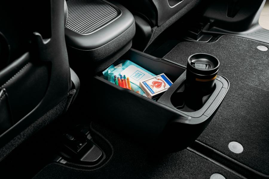 Детали интерьера Chrysler Pacifica Limited S Appearance Package AWD (RU) 2020 года  (фото 65 из 70)
